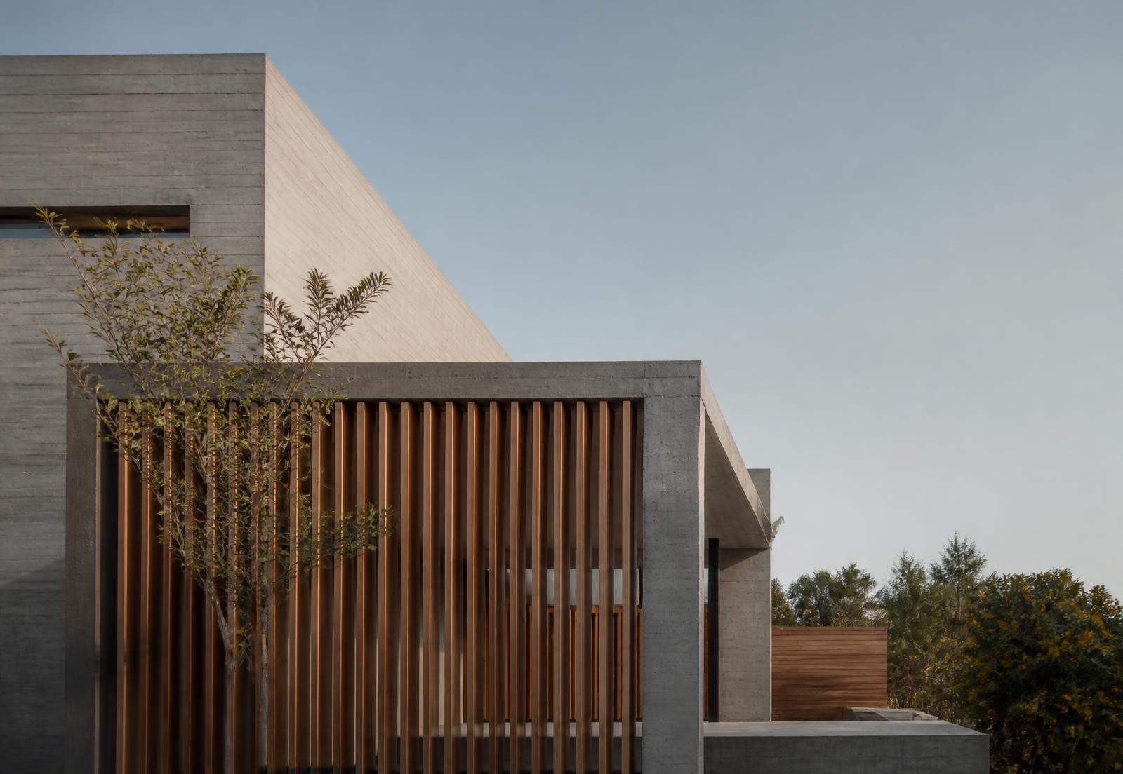 Fachada de residência contemporânea brasileira